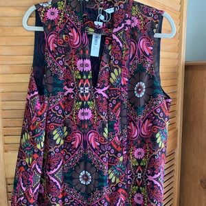 Trina Turk xl Getaway Top. Size xl sleeveless with optional tie.